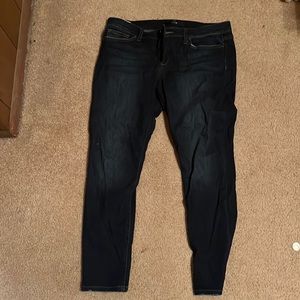 Women’s 32 very comfortable Joes Jeans